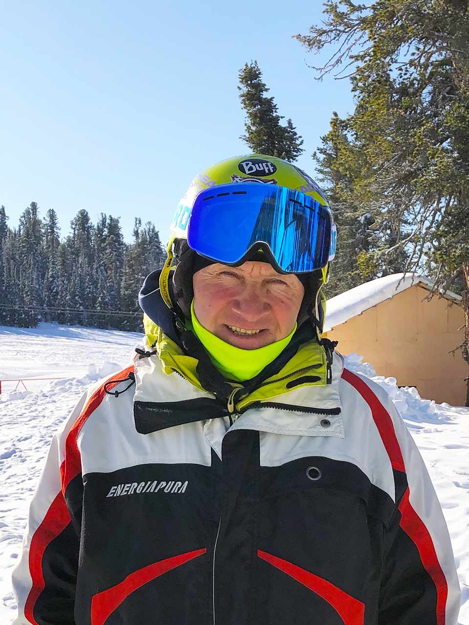 Инструктор по горным лыжам. Руководитель Хакасского отделения ВАГИ-РНГШ Вашлаев Андрей