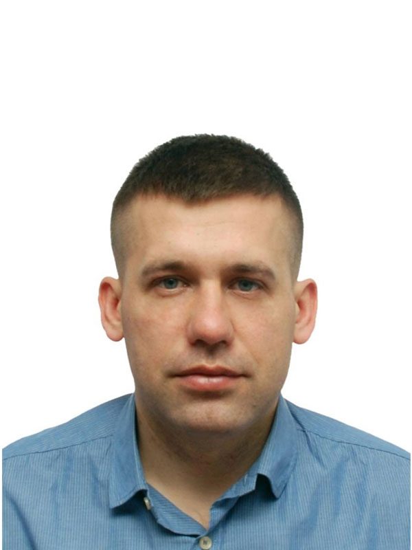 Инструктор по горным лыжам Всероссийской Ассоциации Горнолыжных Инструкторов Ski instructor of the All-Russian Alpine Ski Instructors Association Ivanov Alexandr