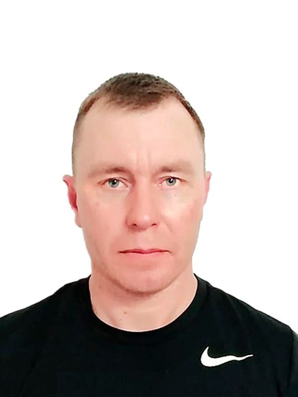 Инструктор по горным лыжам Всероссийской Ассоциации Горнолыжных Инструкторов Ski instructor of the All-Russian Alpine Ski Instructors Association Kazancev Sergej