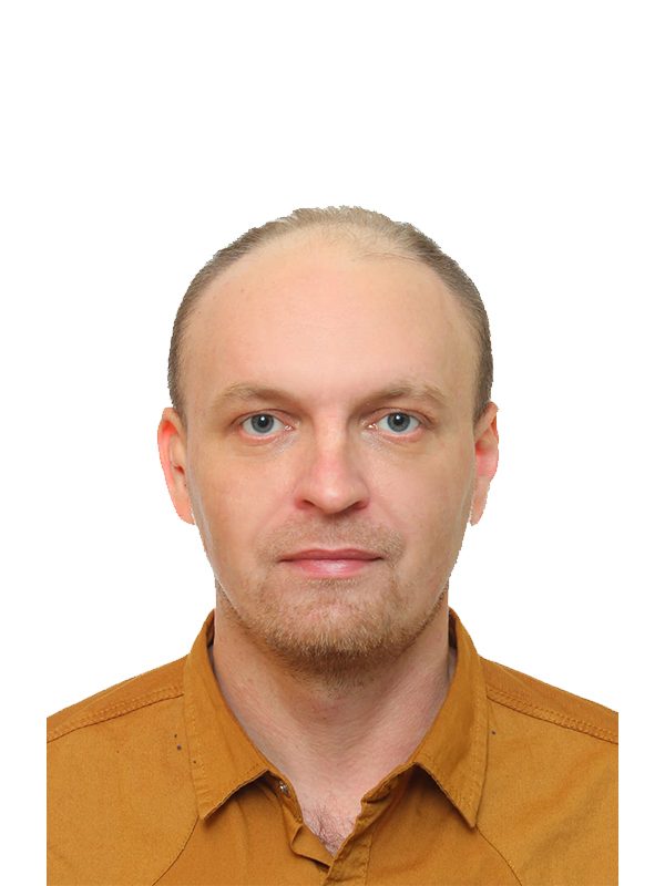 Инструктор по горным лыжам Всероссийской Ассоциации Горнолыжных Инструкторов Ski instructor of the All-Russian Alpine Ski Instructors Association Kirilyuk Aleksandr