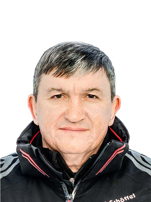 Инструктор по горным лыжам Всероссийской Ассоциации Горнолыжных Инструкторов Ski instructor of the All-Russian Alpine Ski Instructors Association Mishin Aleksandr