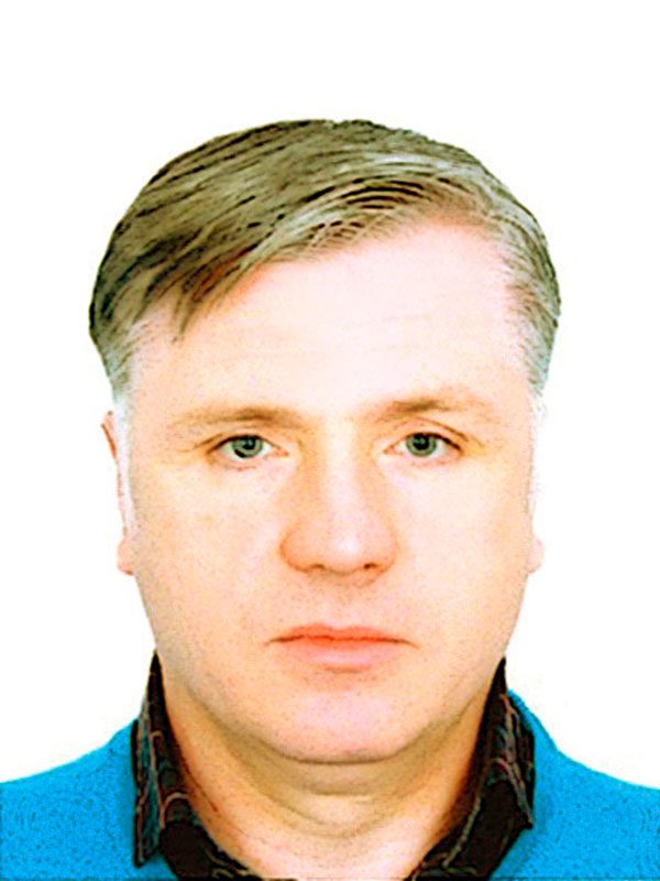Инструктор по горным лыжам Всероссийской Ассоциации Горнолыжных Инструкторов Ski instructor of the All-Russian Alpine Ski Instructors Association Moshinskij Artur
